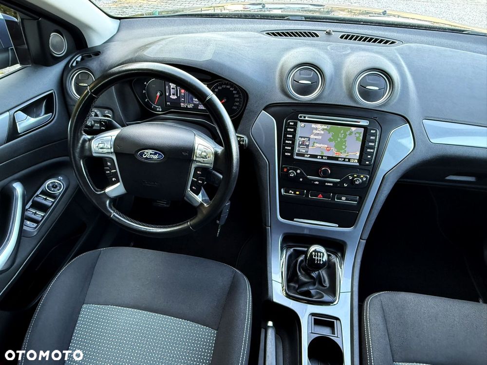 Ford Mondeo - 27