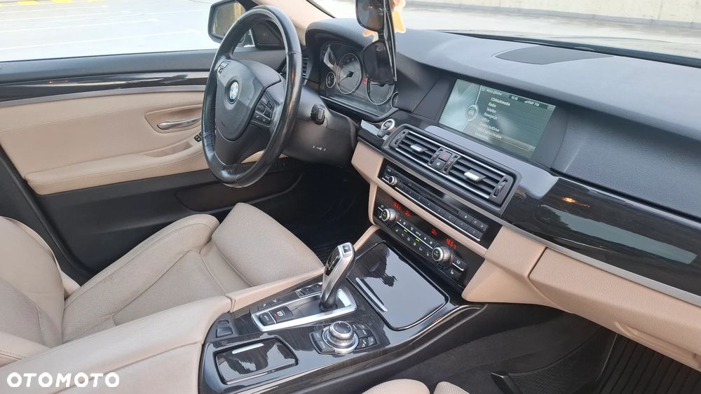 BMW Seria 5 535i xDrive - 34