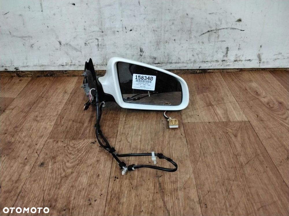 AUDI A4 B6 LUSTERKO PRAWE 5PIN - 1