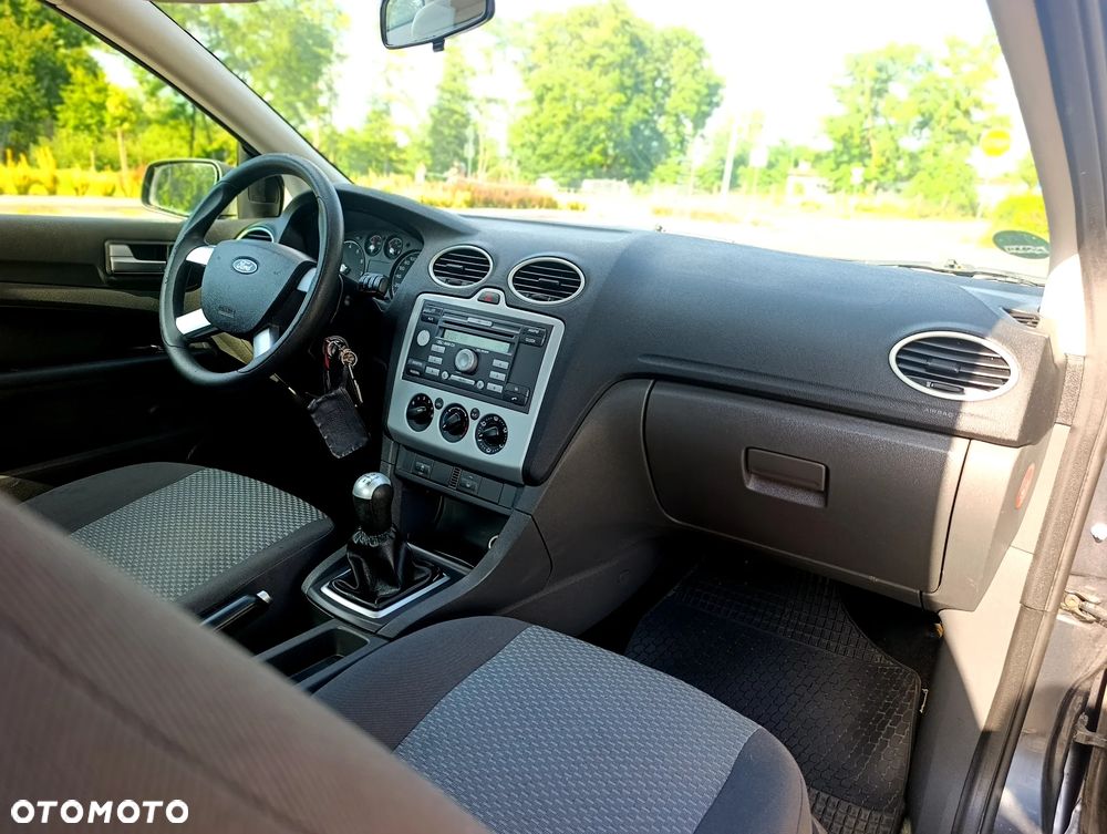 Ford Focus 1.4 16V Fun - 13