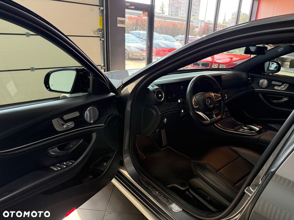 Mercedes-Benz Klasa E 220 d 4-Matic 9G-TRONIC - 10