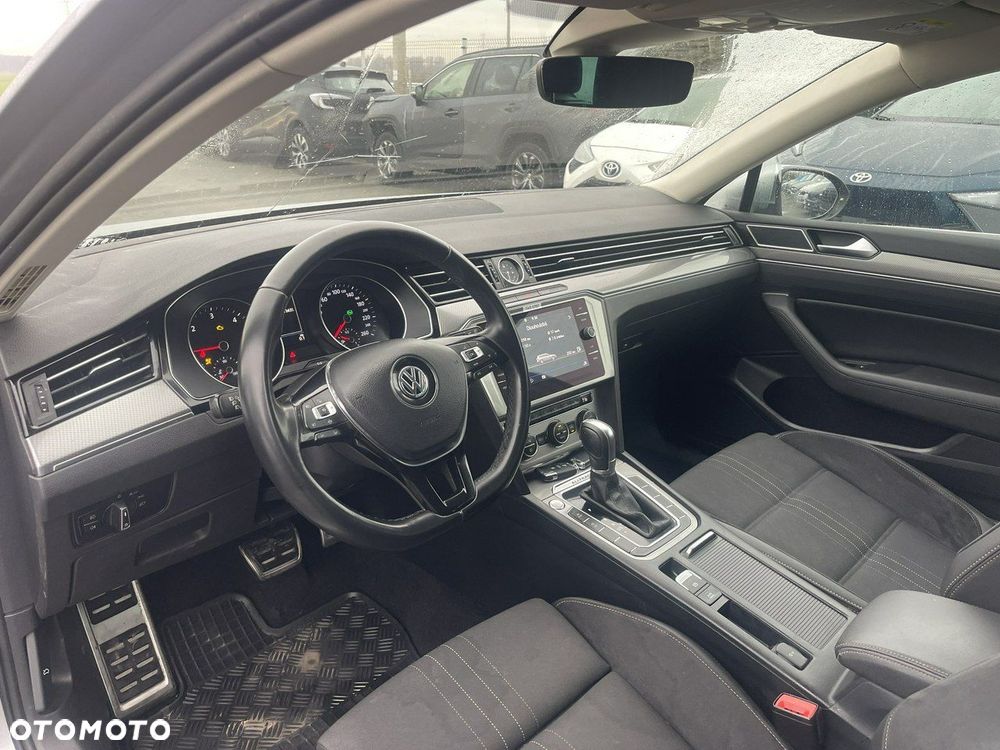 Volkswagen Passat Alltrack 2.0 TDI SCR DSG 4Motion - 9