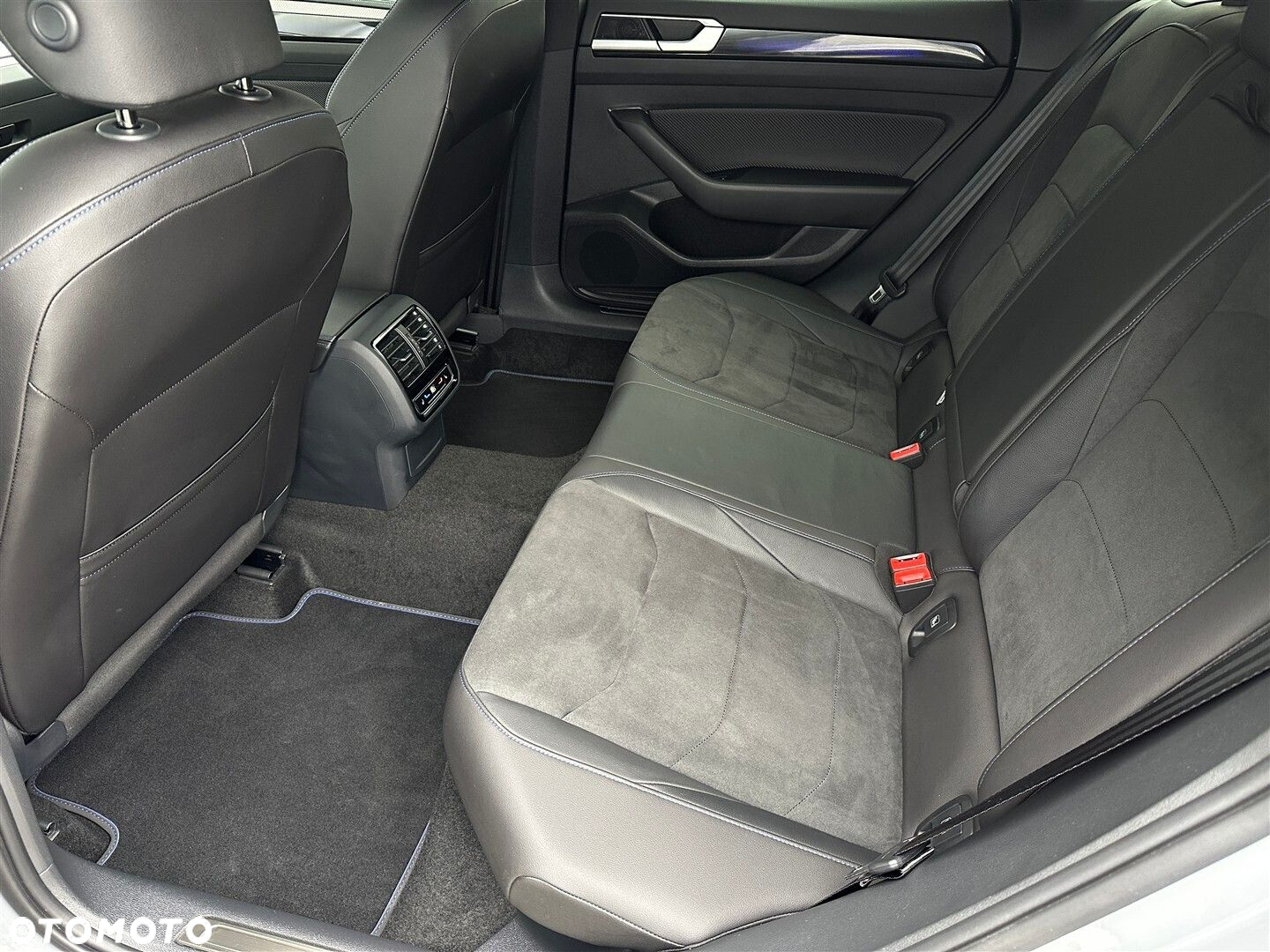 Volkswagen Arteon 2.0 TSI 4Motion R DSG - 10