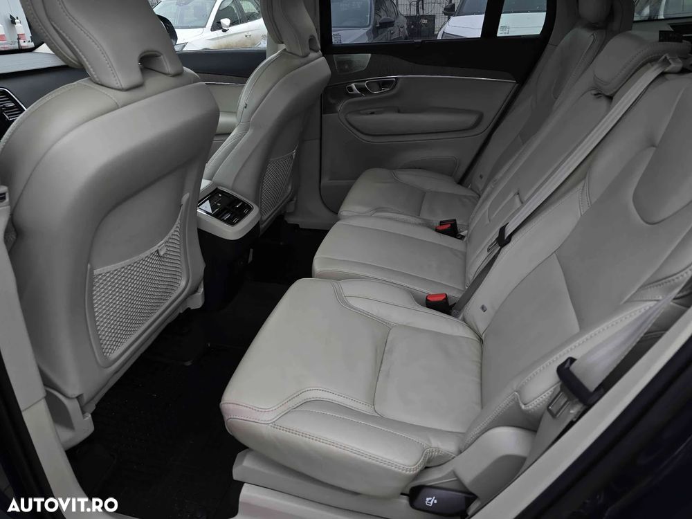 Volvo XC 90 - 9