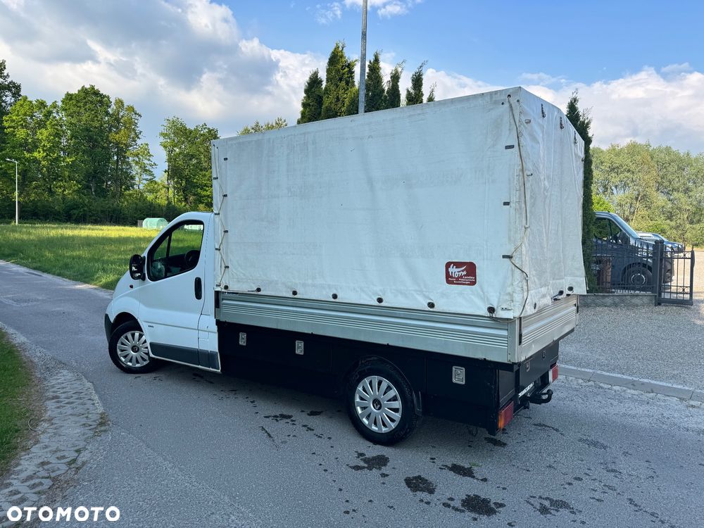 Opel Vivaro - 12
