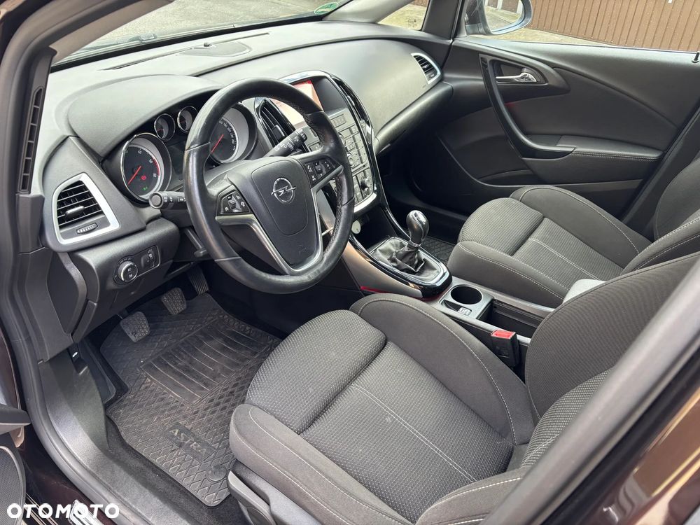 Opel Astra 2.0 CDTI DPF SportsTourer Exklusiv - 8