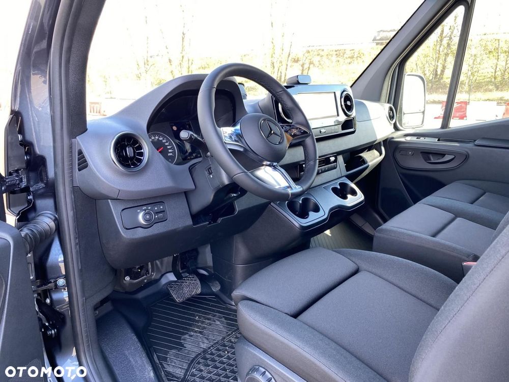 Mercedes-Benz Sprinter - 9
