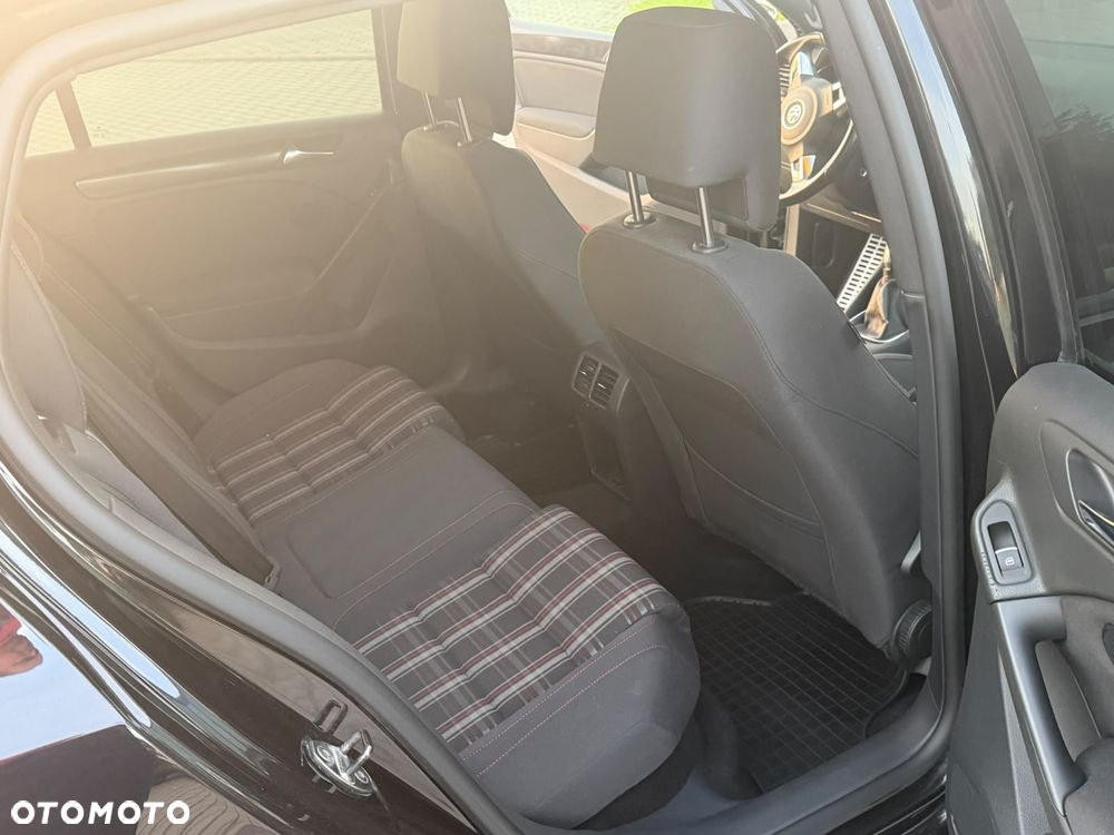 Volkswagen Golf - 13