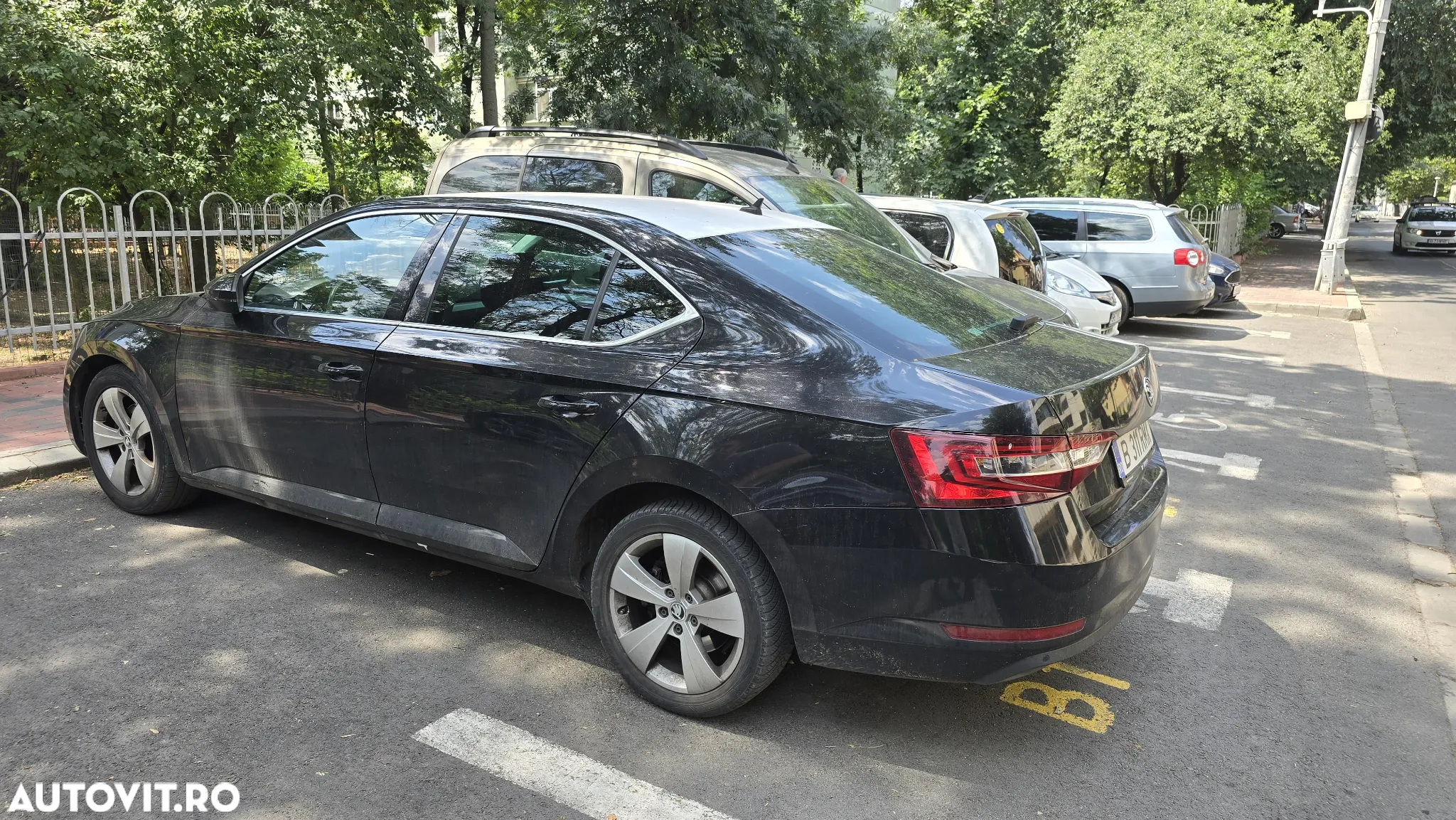Skoda Superb 1.6 TDI DSG Ambition - 4
