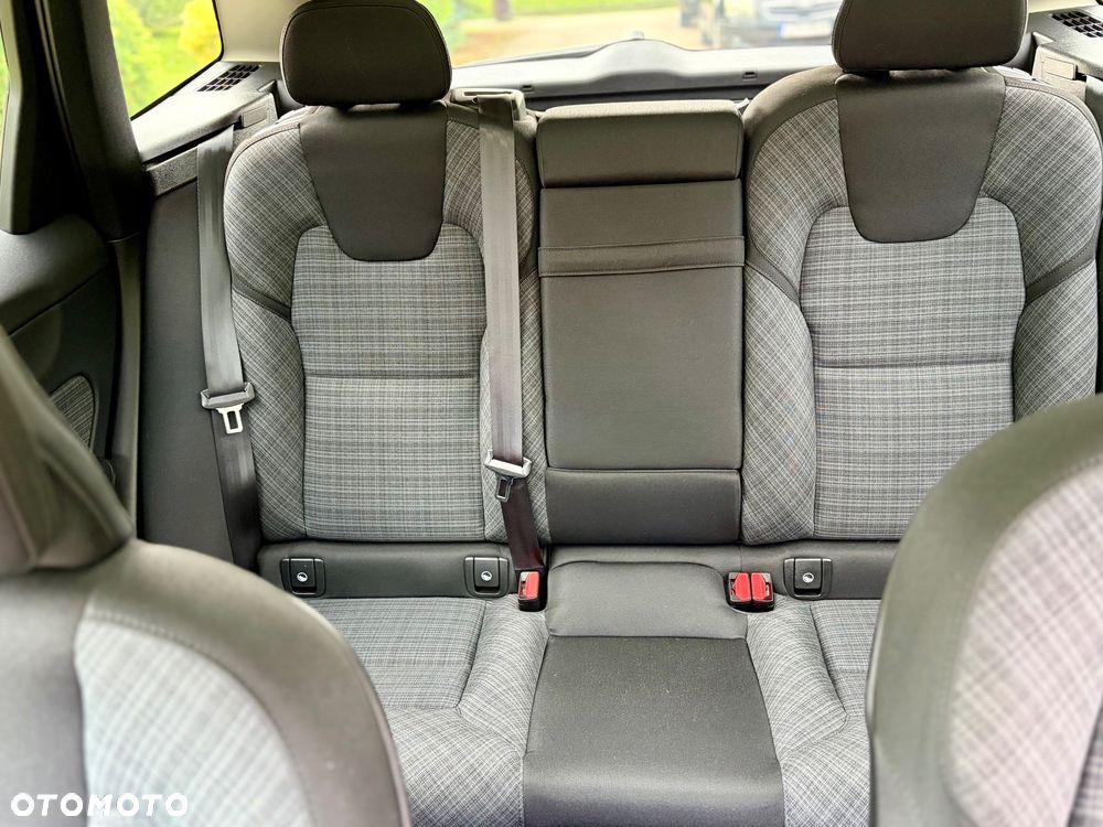 Volvo XC 60 B5 B AWD Geartronic Momentum Pro - 9