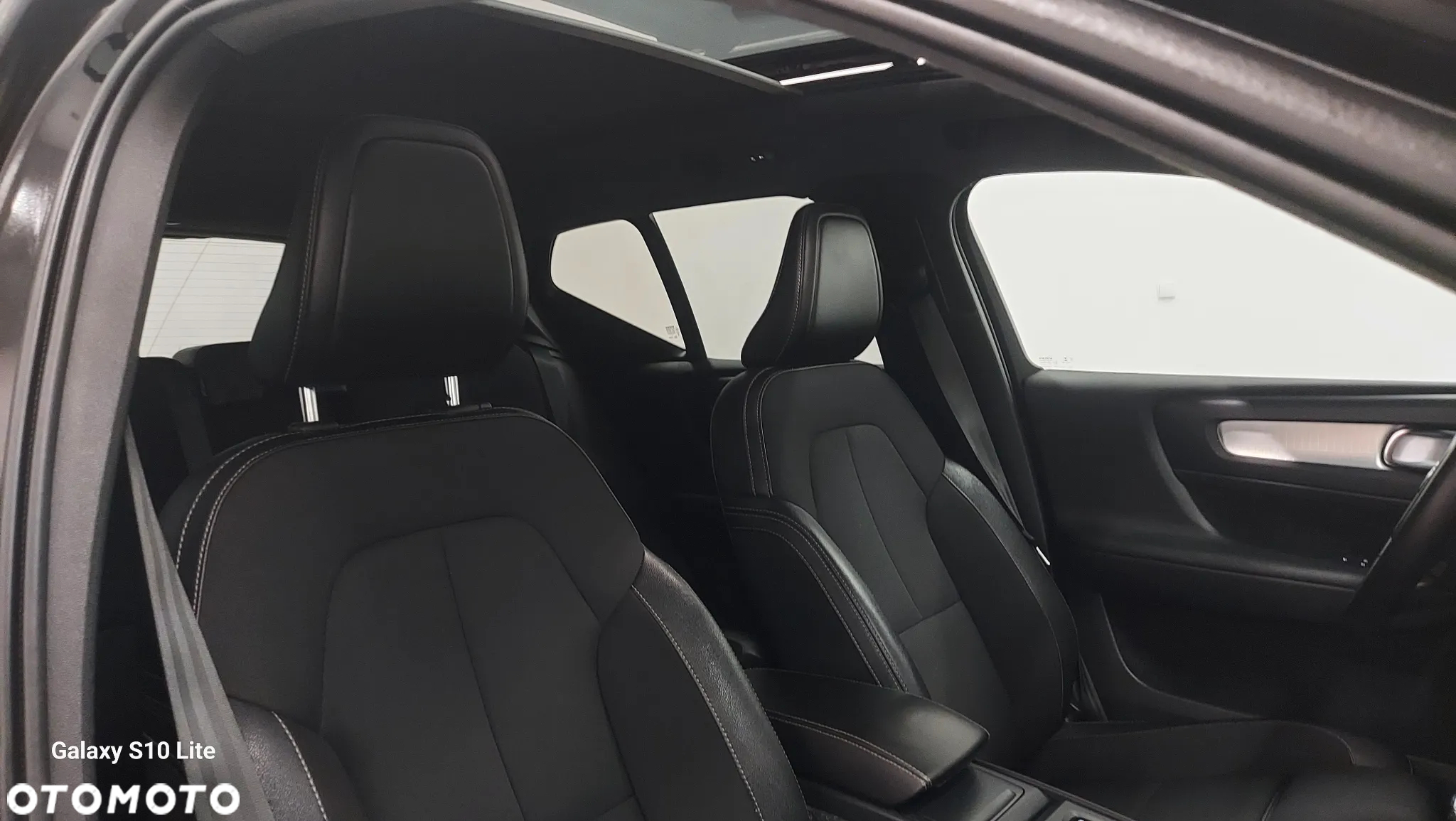Volvo XC 40 D4 AWD Geartronic R-Design - 19