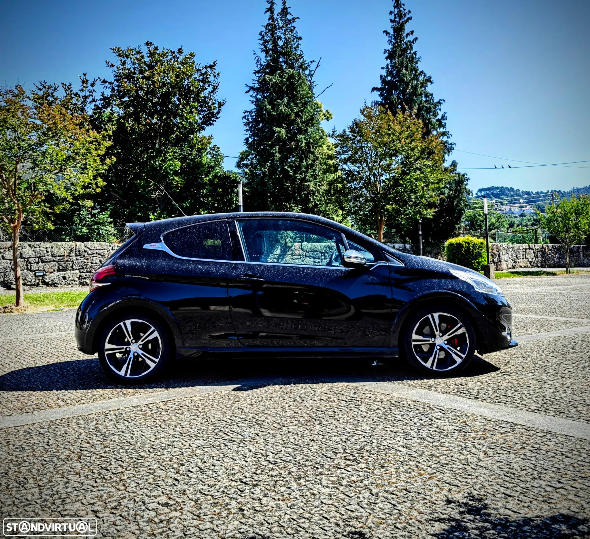 Peugeot 208 GTI 200 THP - 33