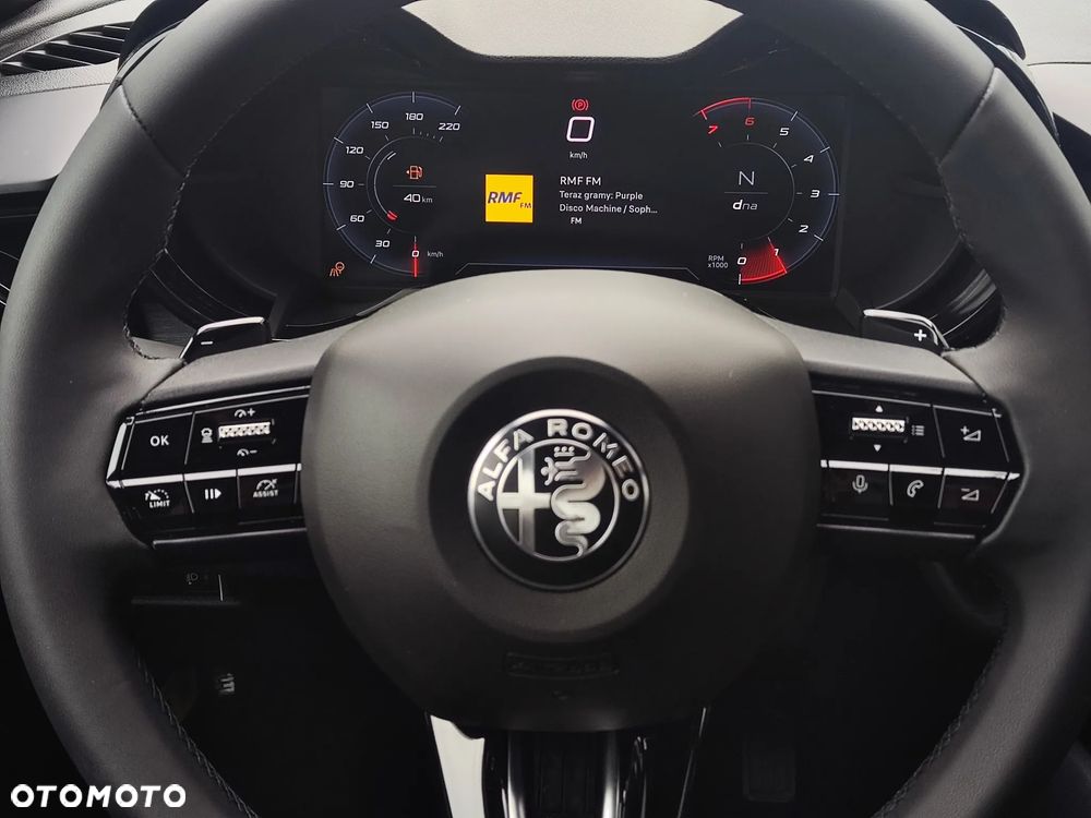 Alfa Romeo Junior 1.2 mHEV Ibrida eDCT - 23