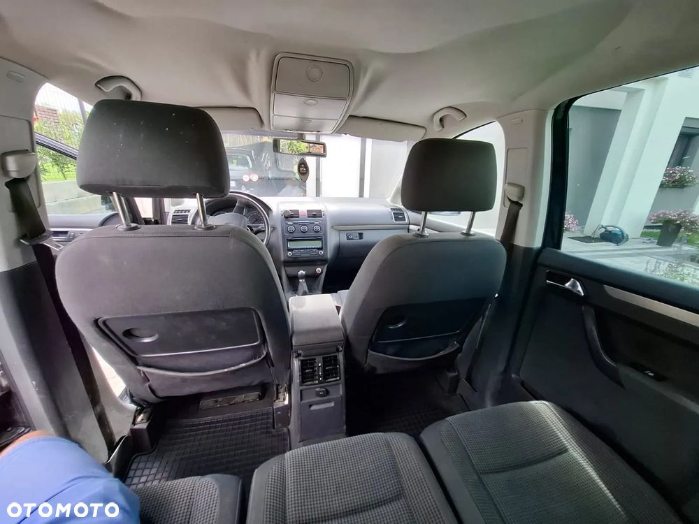 Volkswagen Touran 1.9 TDI Highline - 6