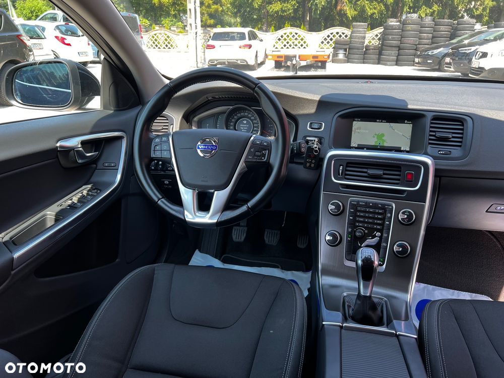 Volvo V60 D4 - 24