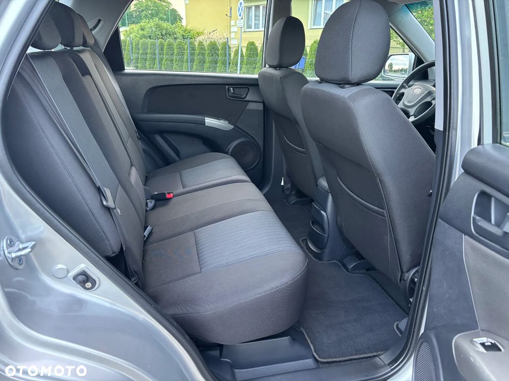 Kia Sportage 2.0 Freedom + - 10