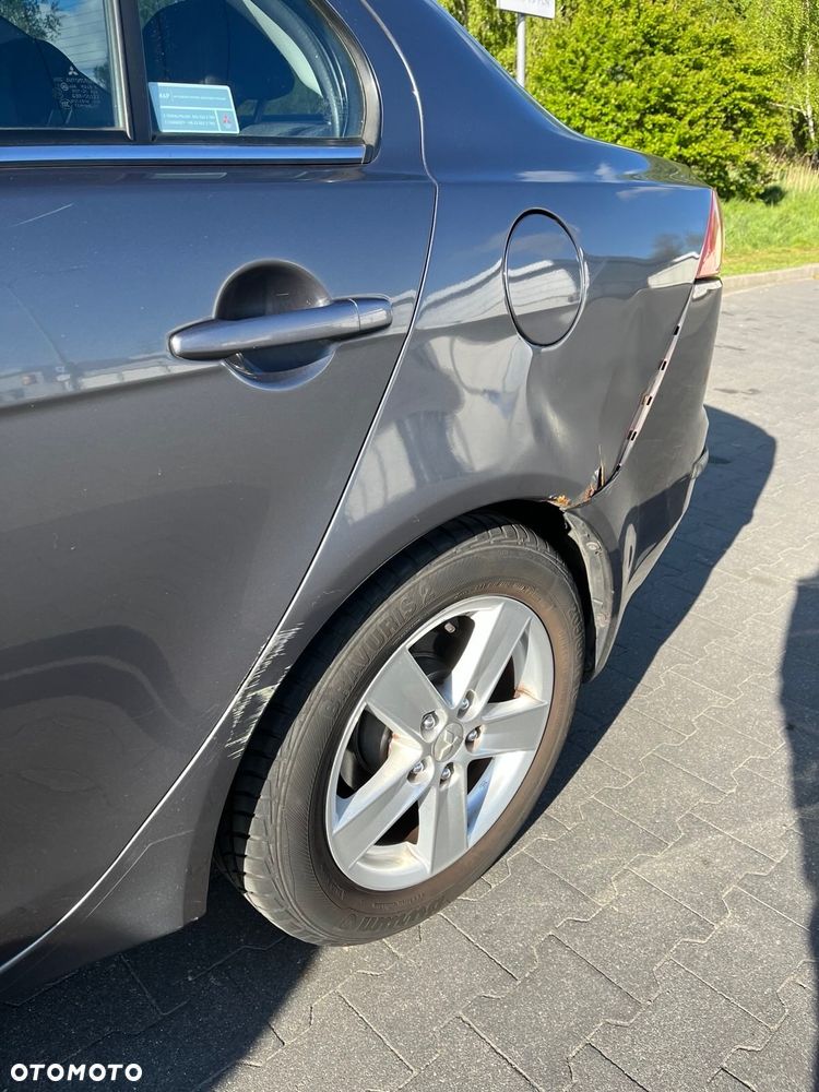 Mitsubishi Lancer - 10