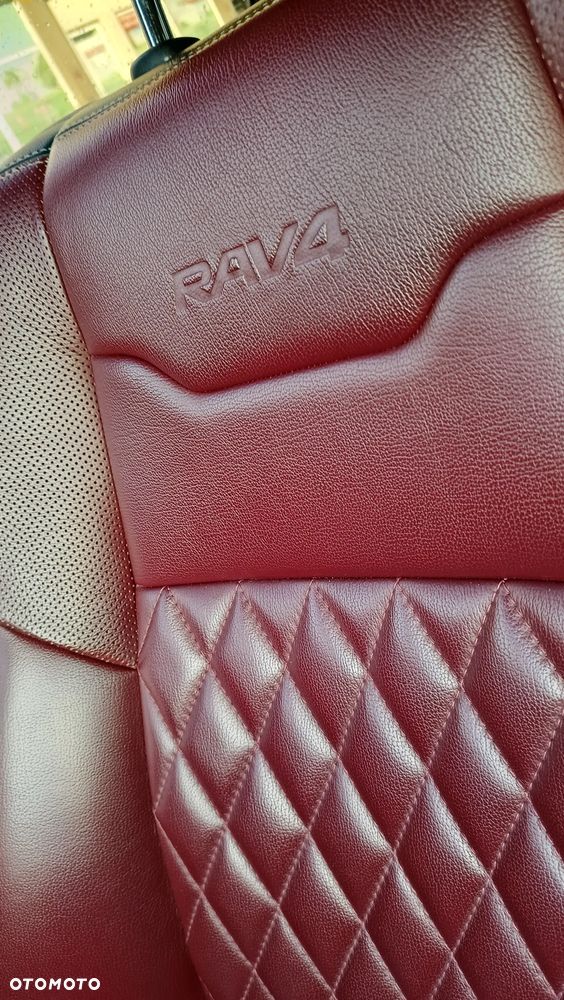 Toyota RAV4 - 8