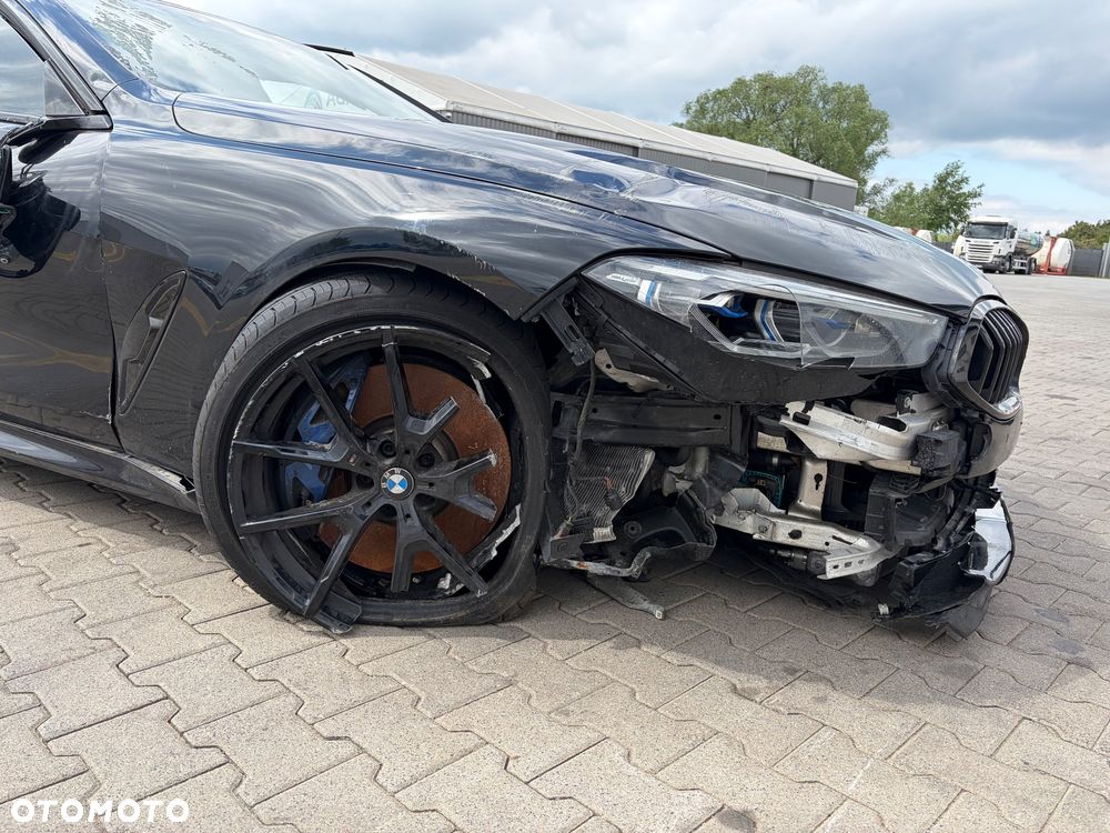 BMW Seria 8 - 17