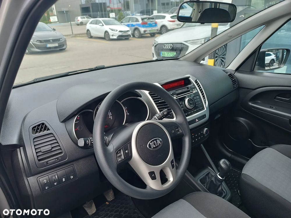 Kia Venga - 12