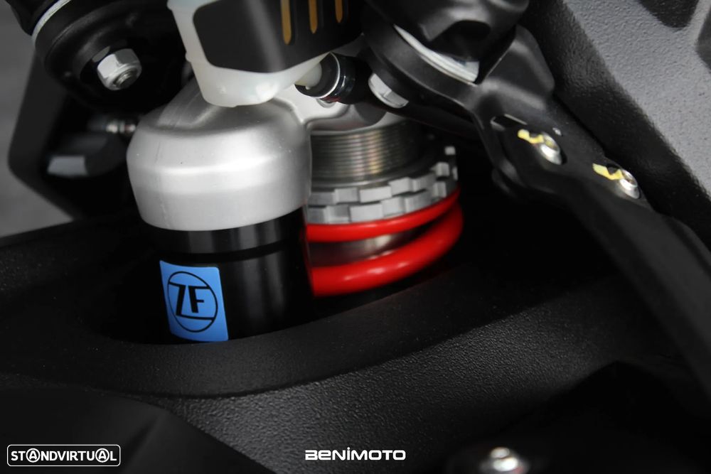 MV Agusta Dragster R - 13