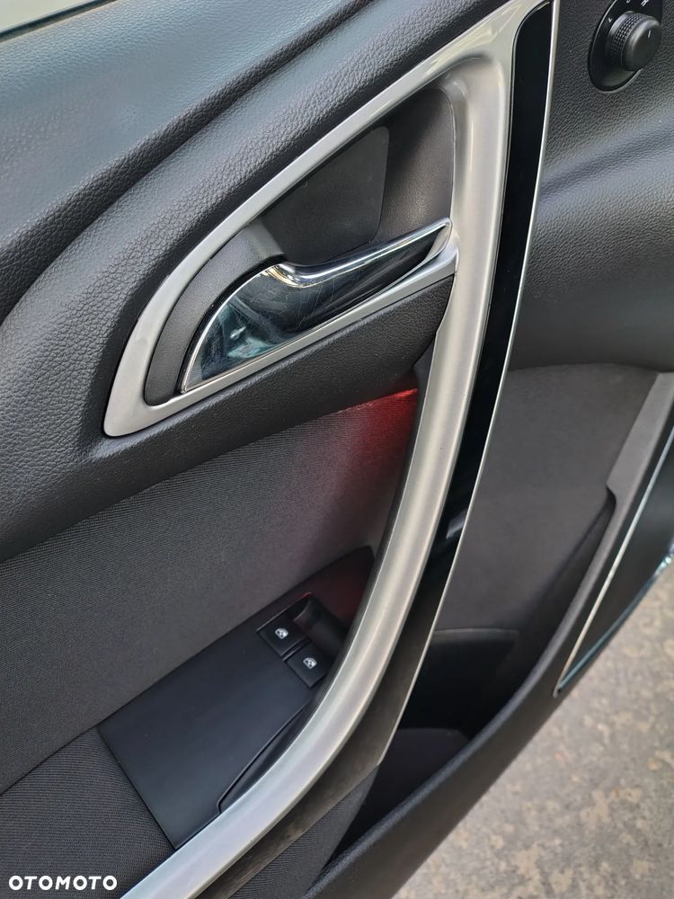 Opel Astra 1.6 Turbo Innovation - 21