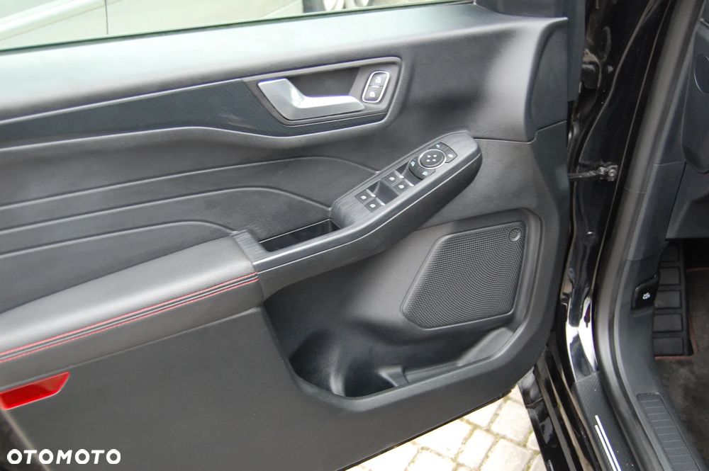 Ford Kuga 2.0 EcoBlue 4x4 ST-LINE X - 18