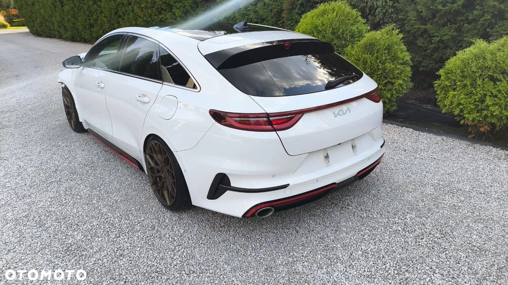 Kia ProCeed - 1