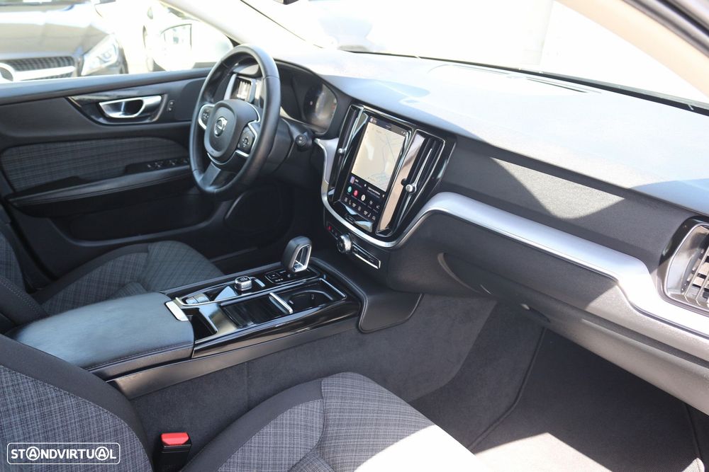 Volvo V60 2.0 T6 AWD TE Essential - 41