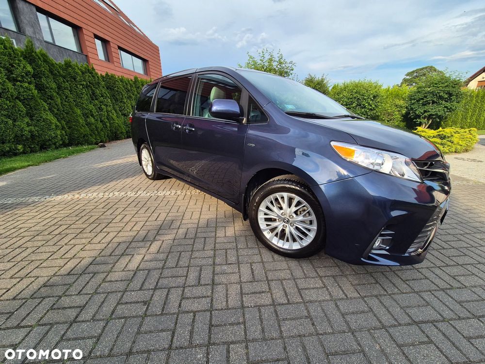 Toyota Sienna 3.5 V6 XLE AWD - 10