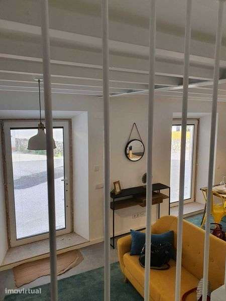 Um Refúgio Moderno às Portas do Mar e da Cidade das Caldas da Rainha - Grande imagem: 3/11
