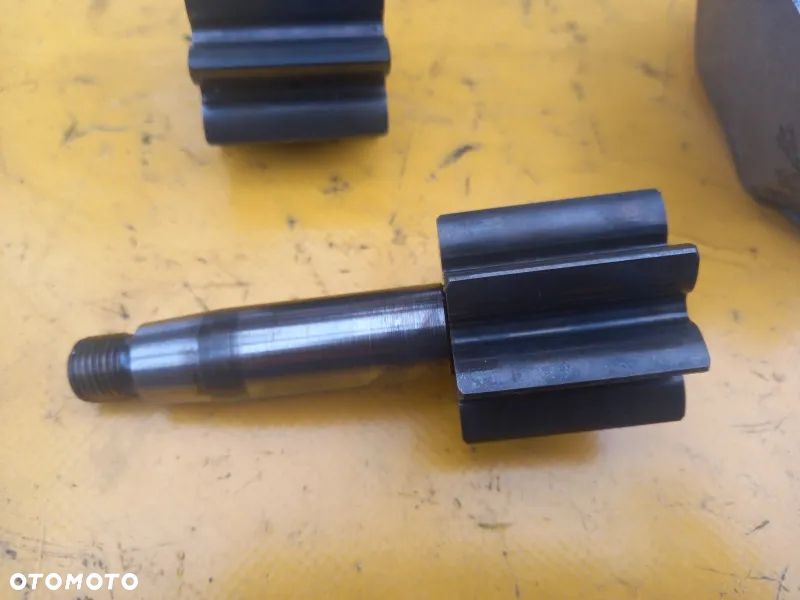 Pompa oleju silnika R502687 John Deere 6230 Premium - 4