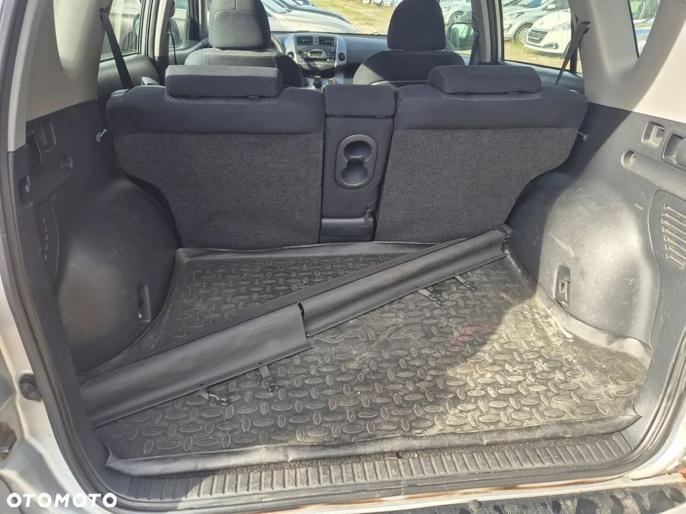 Toyota RAV4 2.2 D-4D 4x4 - 19