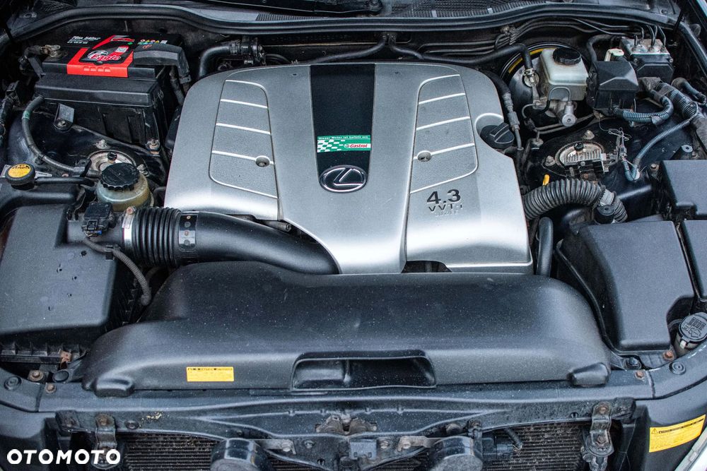 Lexus LS - 21