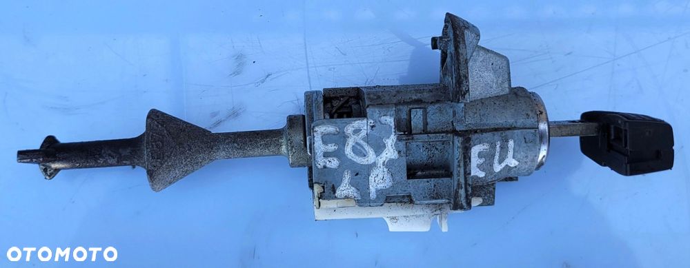 WKŁADKA ZAMKA LEWY PRZÓD PRZEDNIA Z KLUCZYKIEM EUROPA BMW E81 E82 E87 E88 - 1