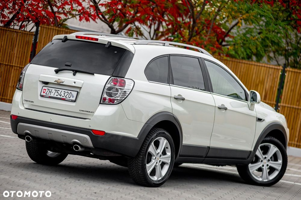 Chevrolet Captiva 3.0 V6 LTZ - 11