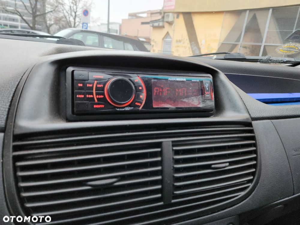 Fiat Punto 1.2 8V Active - 12