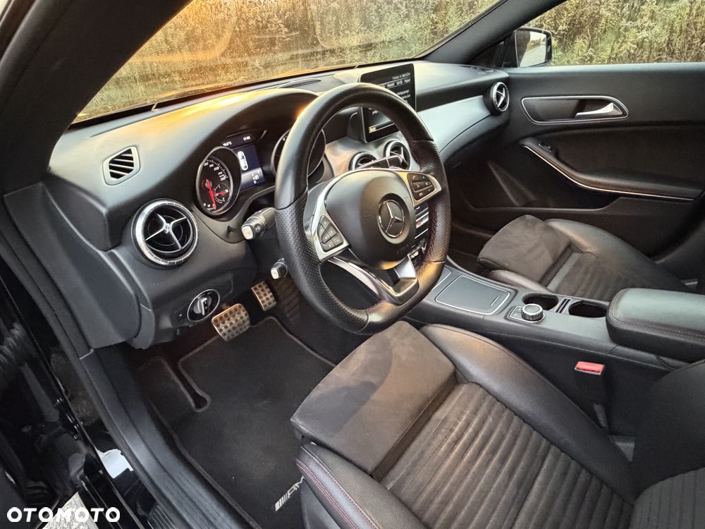 Mercedes-Benz CLA 200 7G-DCT AMG Line - 12