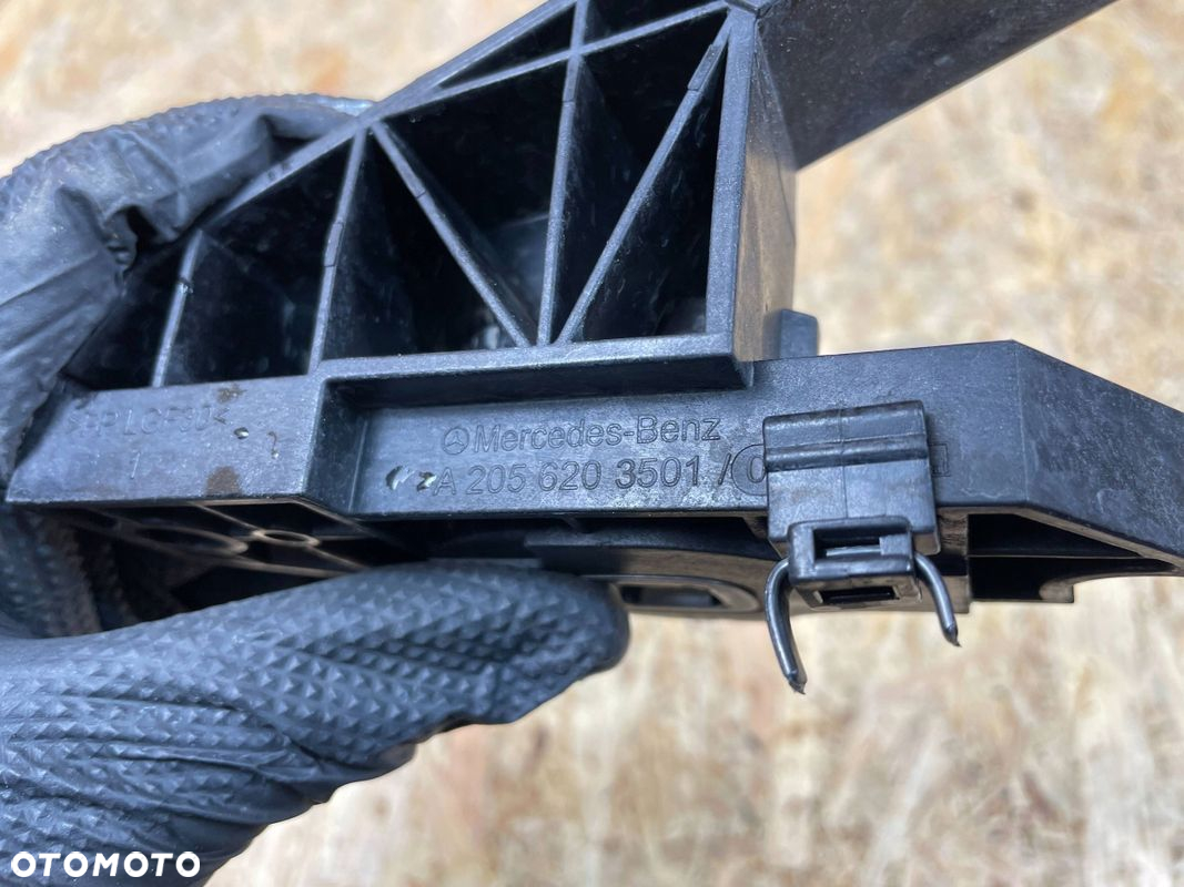 MOCOWANIE UCHWYT WSPORNIK LAMPY PRZÓD PRAWY MERCEDES W205 A2056203501 - 8