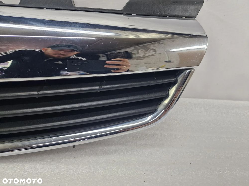 OPEL ZAFIRA B 05- ATRAPA / GRILL PRZEDNI PRZÓD , NR 13136136 , NR AUKCJI GL577 - 7