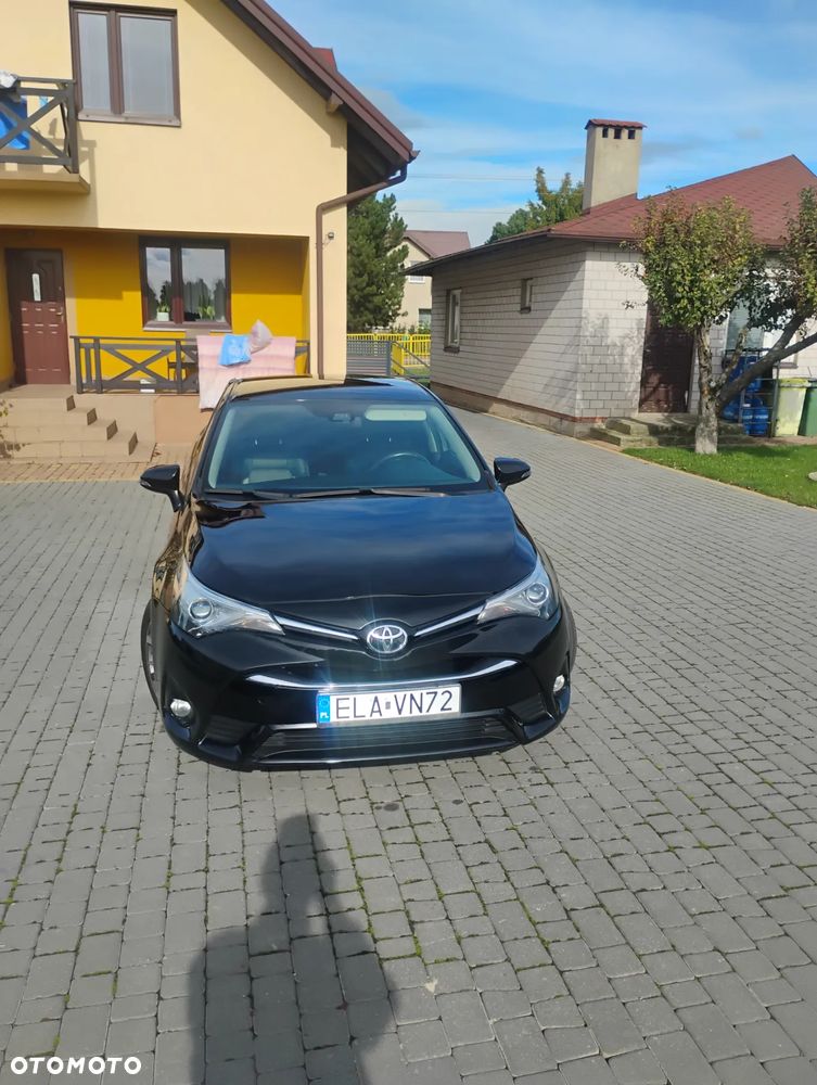Toyota Avensis 1.6 D-4D Prestige - 8