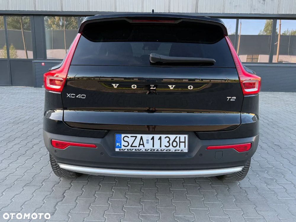 Volvo XC 40 T2 Plus Dark - 30