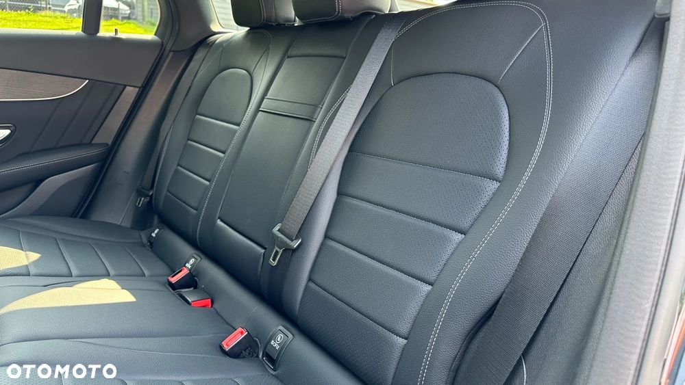 Mercedes-Benz GLC 300 4Matic 9G-TRONIC AMG Line Plus - 18