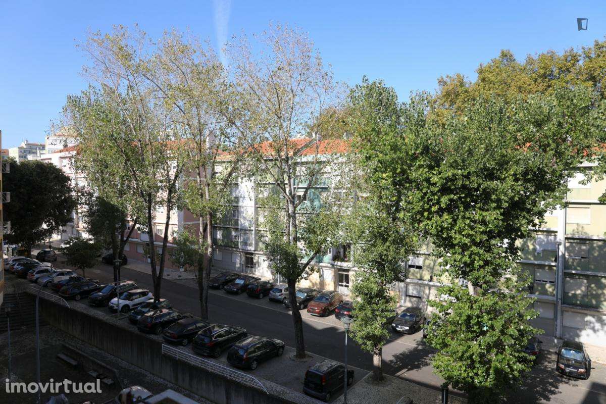 Quarto - localizado em Benfica Lisbon - Grande imagem: 4/16