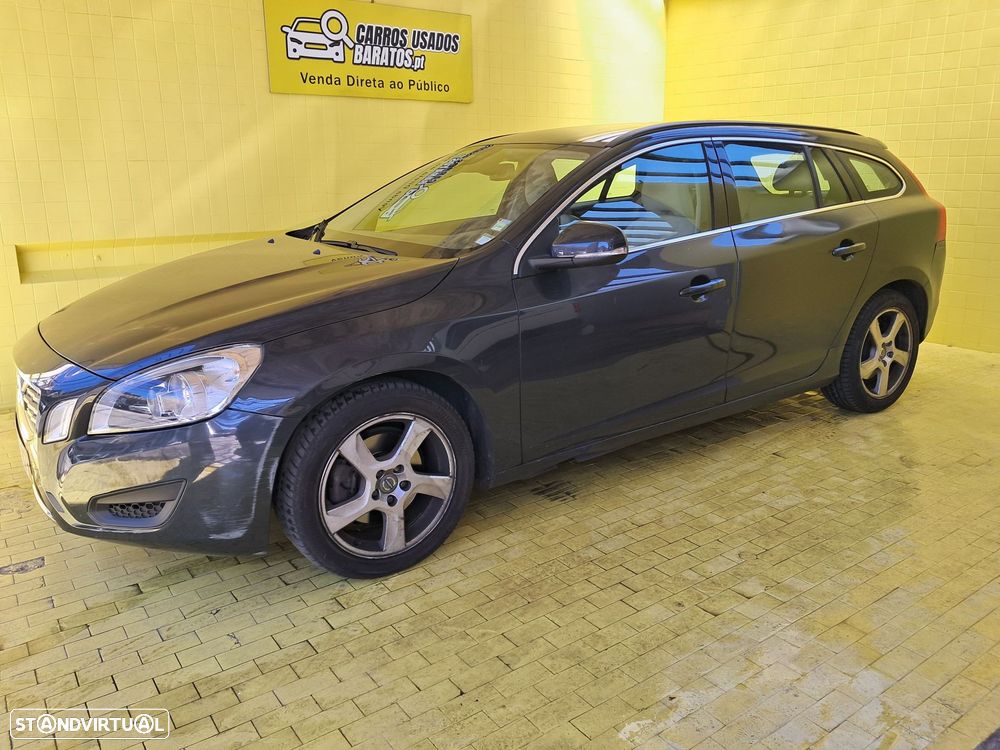 Volvo V60 2.0 D3 Momentum - 5