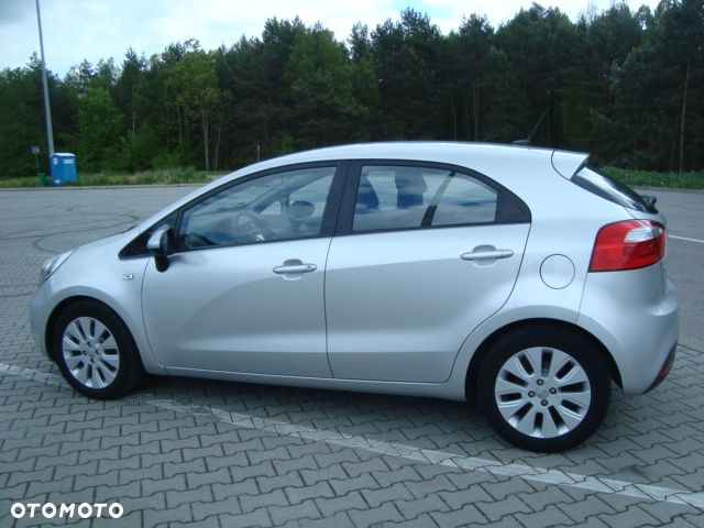 Kia Rio - 17