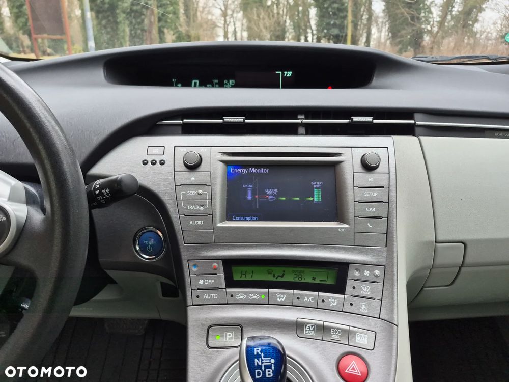 Toyota Prius Hybrid Executive - 19