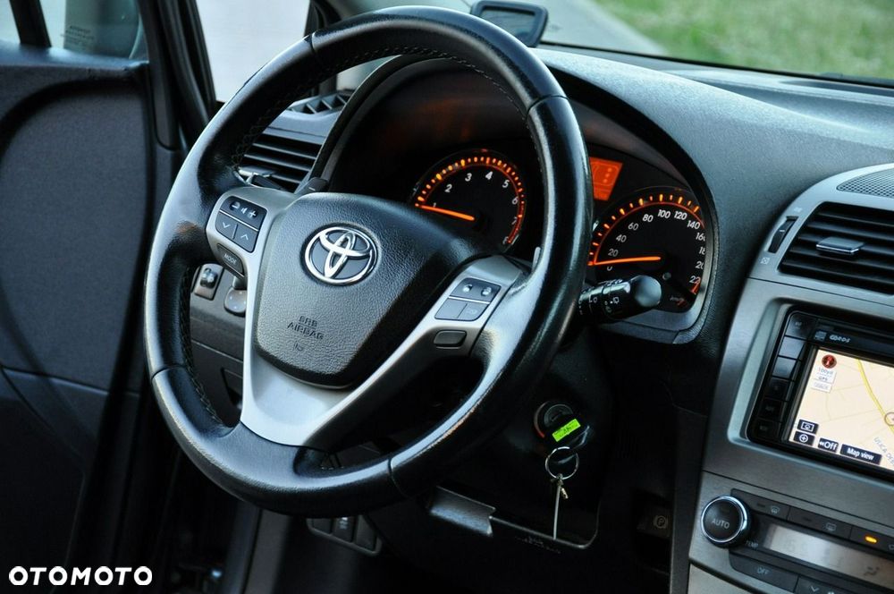 Toyota Avensis Touring Sports 1.8 Multidrive S Comfort - 32