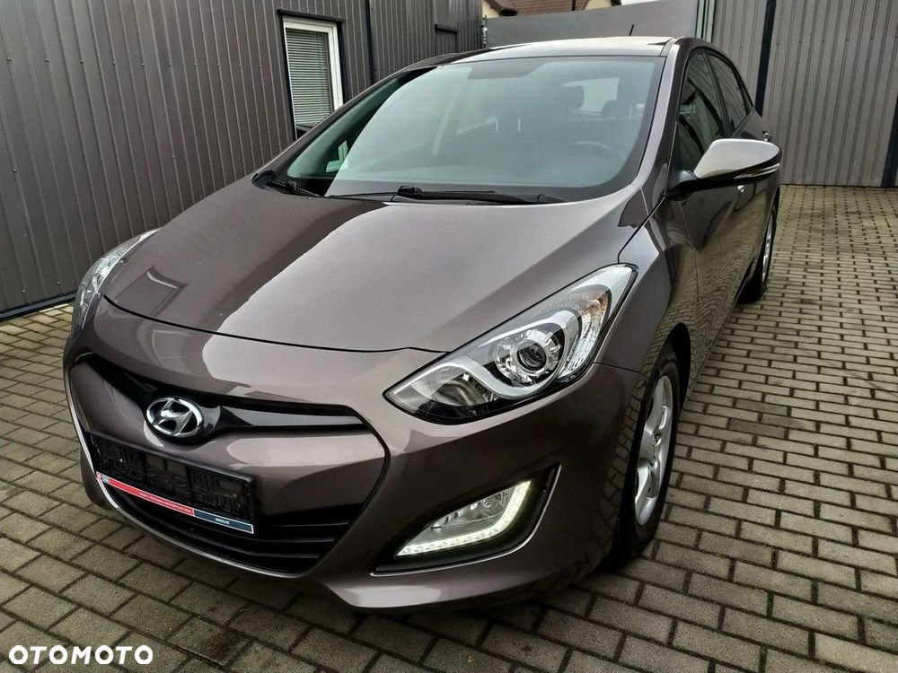 Hyundai i30 1.6 GDI BlueDrive Classic + - 1