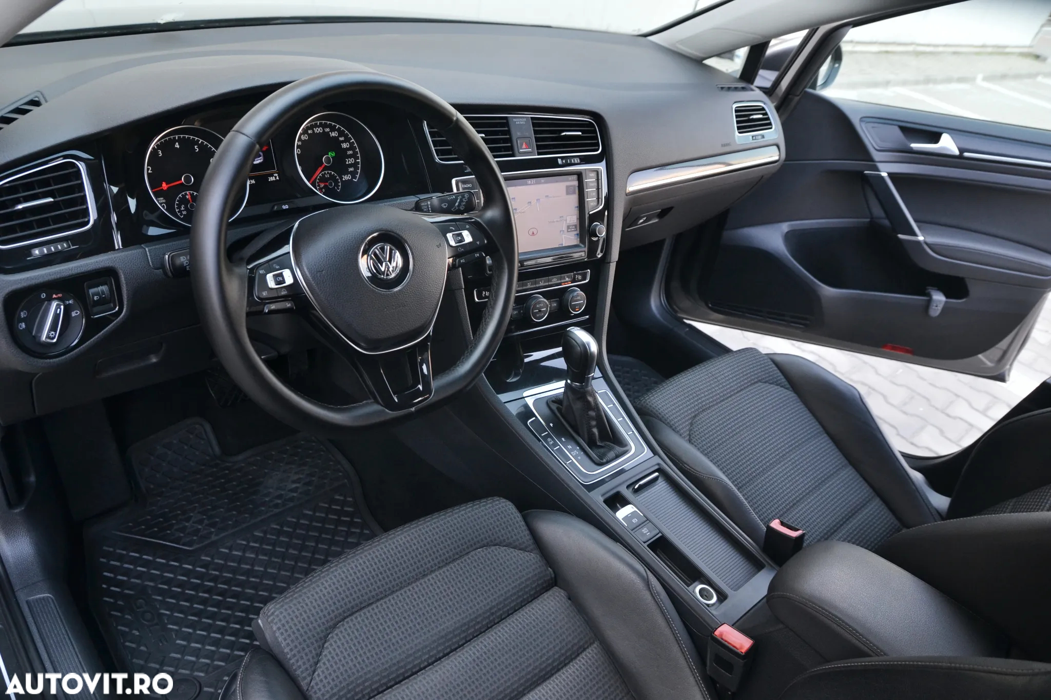 Volkswagen Golf 1.4 TSI BlueMotion Technology DSG Comfortline - 8
